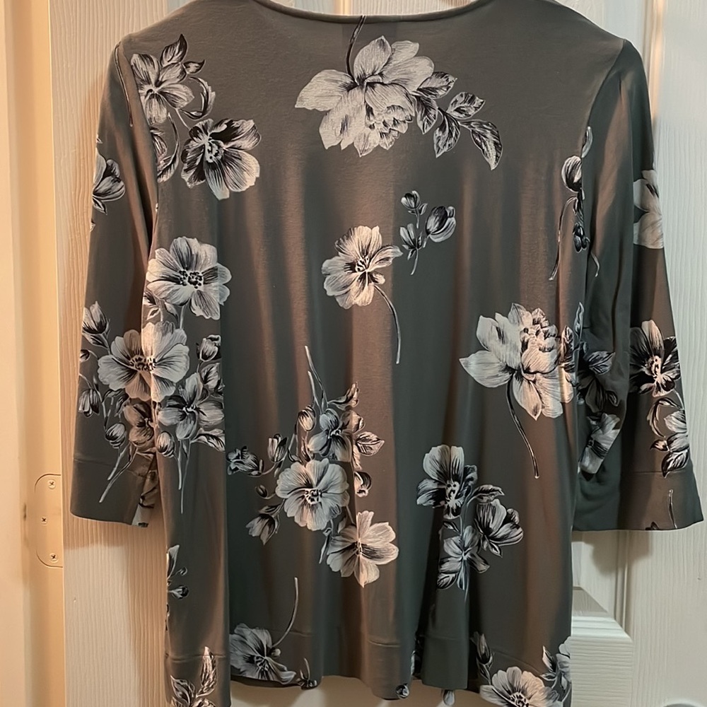 Clear out sale! J. Jill - Sage green with white flowers. 3/4 sleeves. - Picture 2 of 8